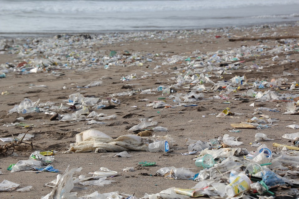 Plastikmüll am Strand