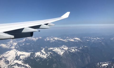 Kanadische Rocky Mountains aus dem Flugzeug